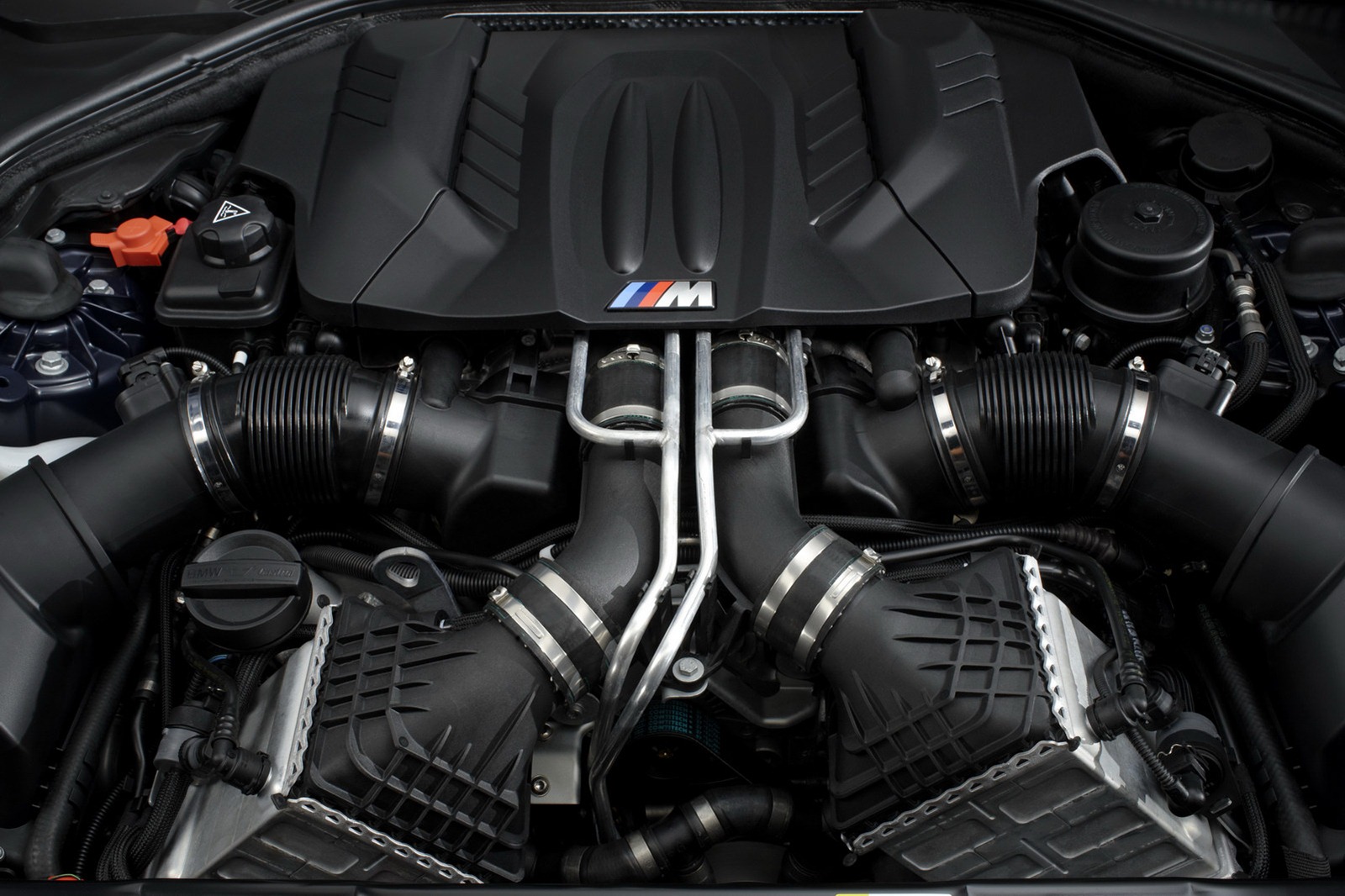2012-BMW-M6-13[4].jpg