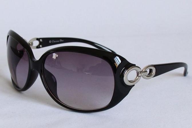 4-colors-With-original-box-Anti-UV-Sunglasses-women-brand-designer-2013-glasses-big-frame-Free.jpg