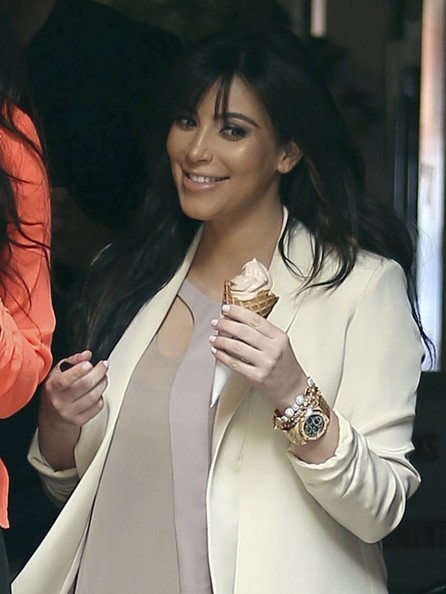 Kim+Kardashian+Kim+Kardashian+Grabs+Lunch+eoof3dNC5hMl.jpg