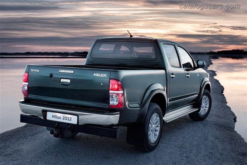 Toyota-Hilux_2012_800x600_wallpaper_02.jpg