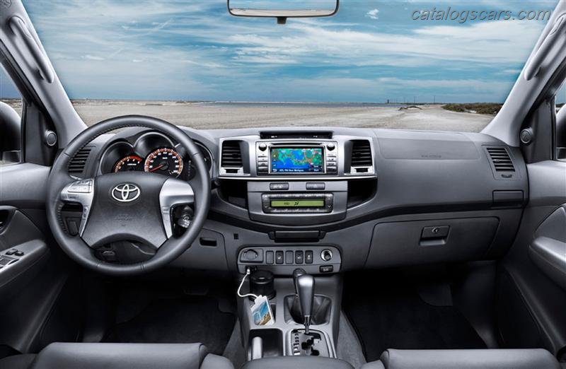 Toyota-Hilux_2012_800x600_wallpaper_04.jpg