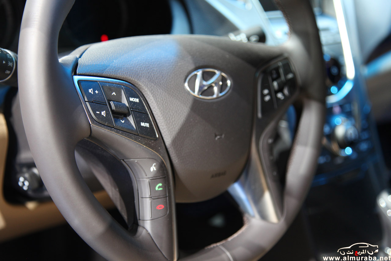 09-2012-hyundai-azera-live.jpg