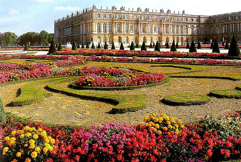 800px-Versailles_Garden.jpg