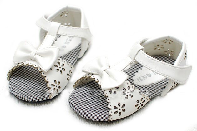 ittle-princess-sandals-soft-sole-girls-shoes-flowers-baby-shoes-3pcs-retail-mix-styles-size21-25.jpg