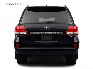 TOYOTA%20LAND%20CRUISER_2013_800x600_wallpaper_07.jpg