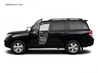 TOYOTA%20LAND%20CRUISER_2013_800x600_wallpaper_11.jpg
