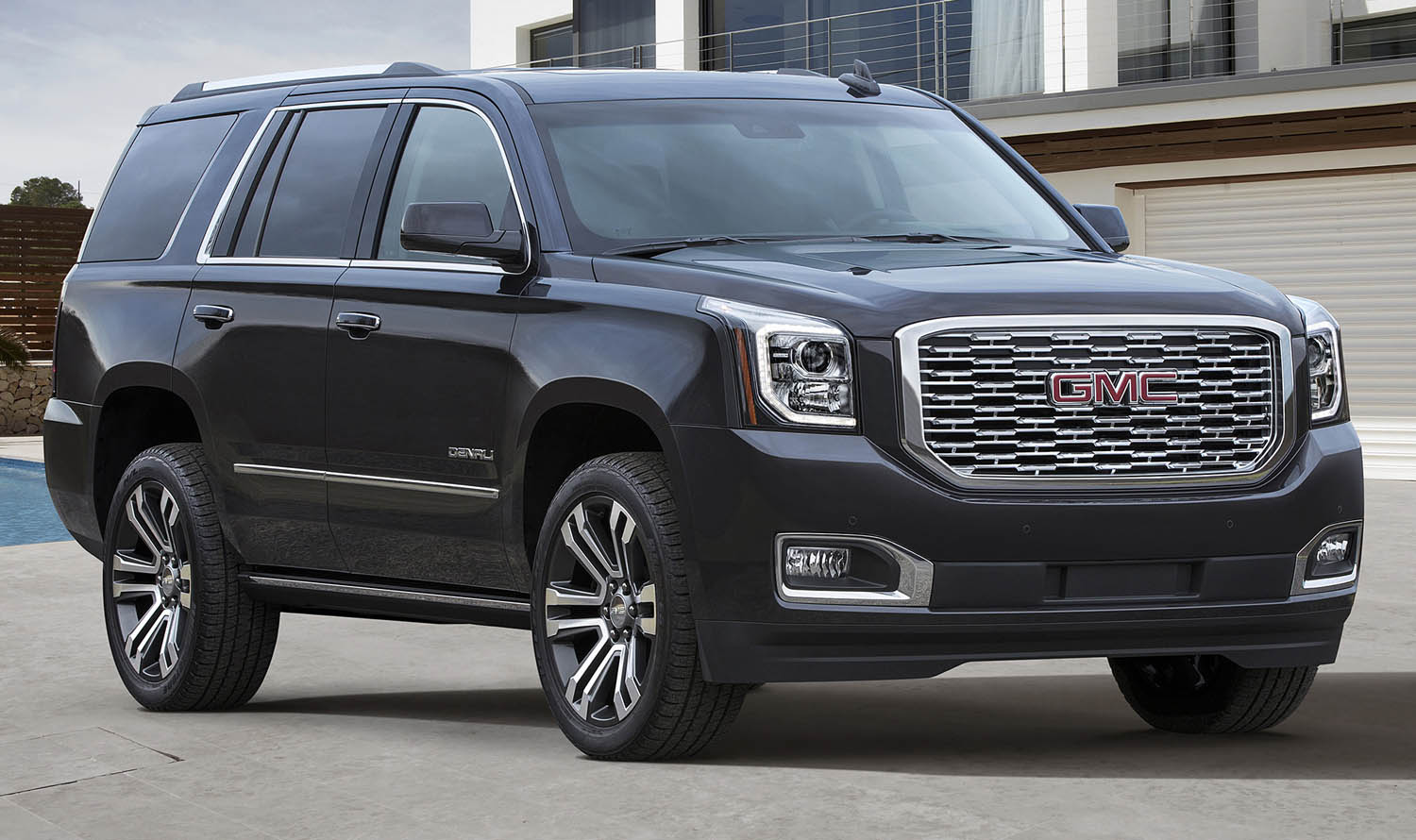 2018-GMC-Yukon-Denali-0011_1.jpg