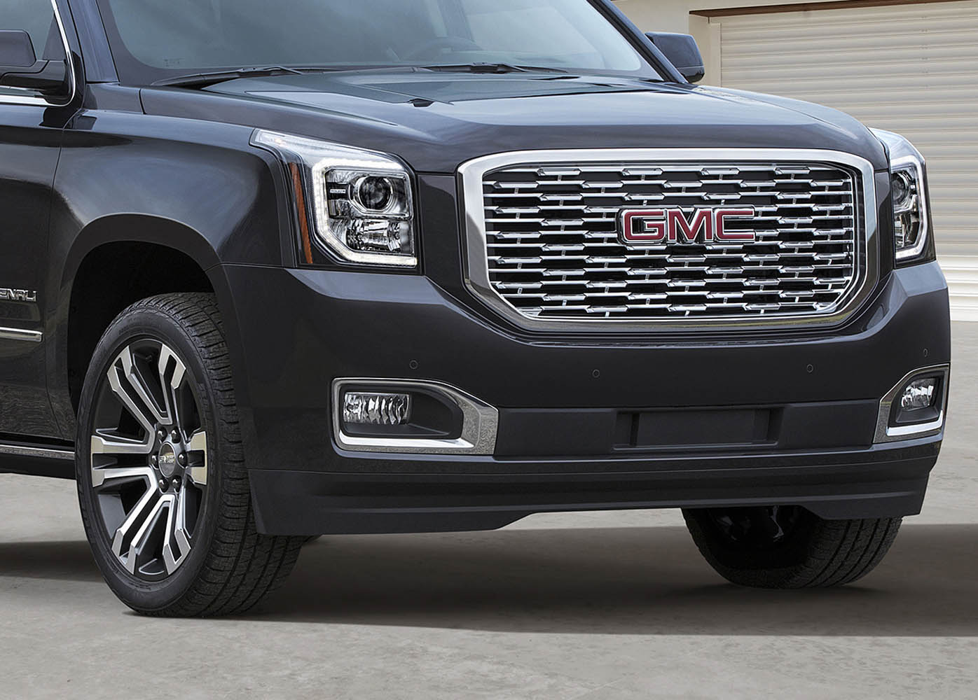 2018-GMC-Yukon-Denali-00111.jpg