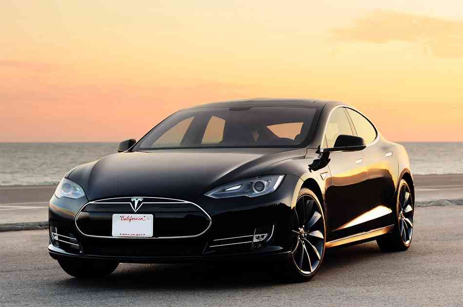 Tesla-Model-S-2015-2016.jpg