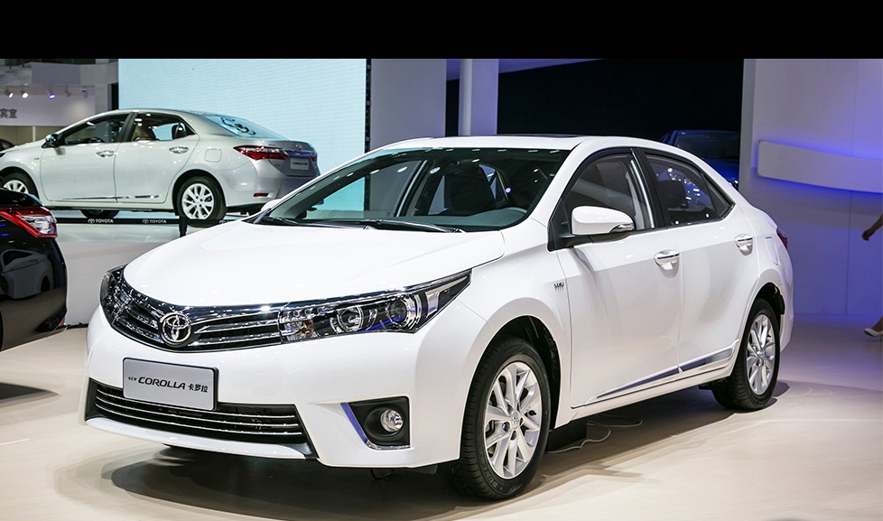 Interface-2015-Toyota-Corolla-GLi.jpg