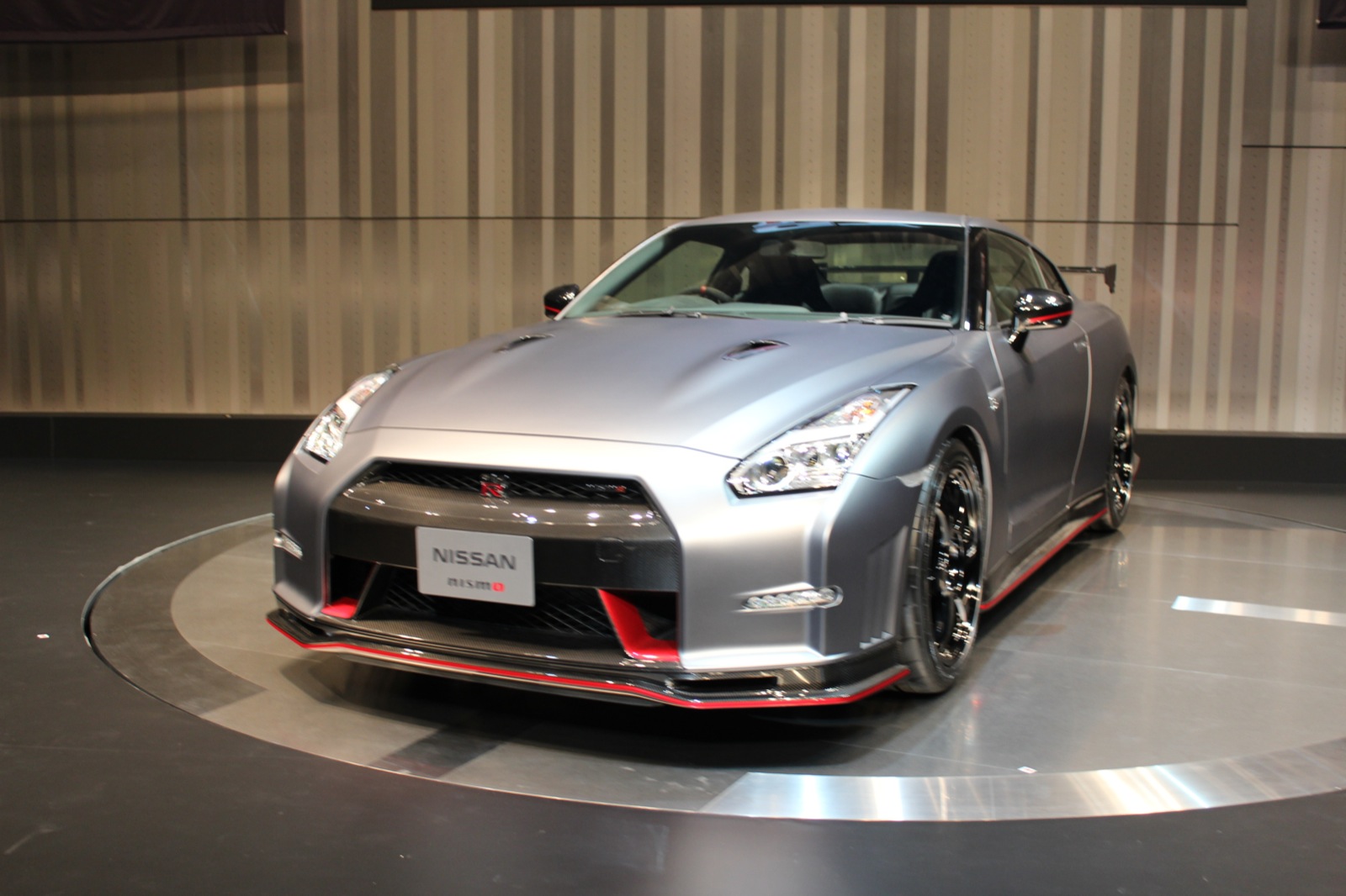 Nissan-GTR-2016.jpg