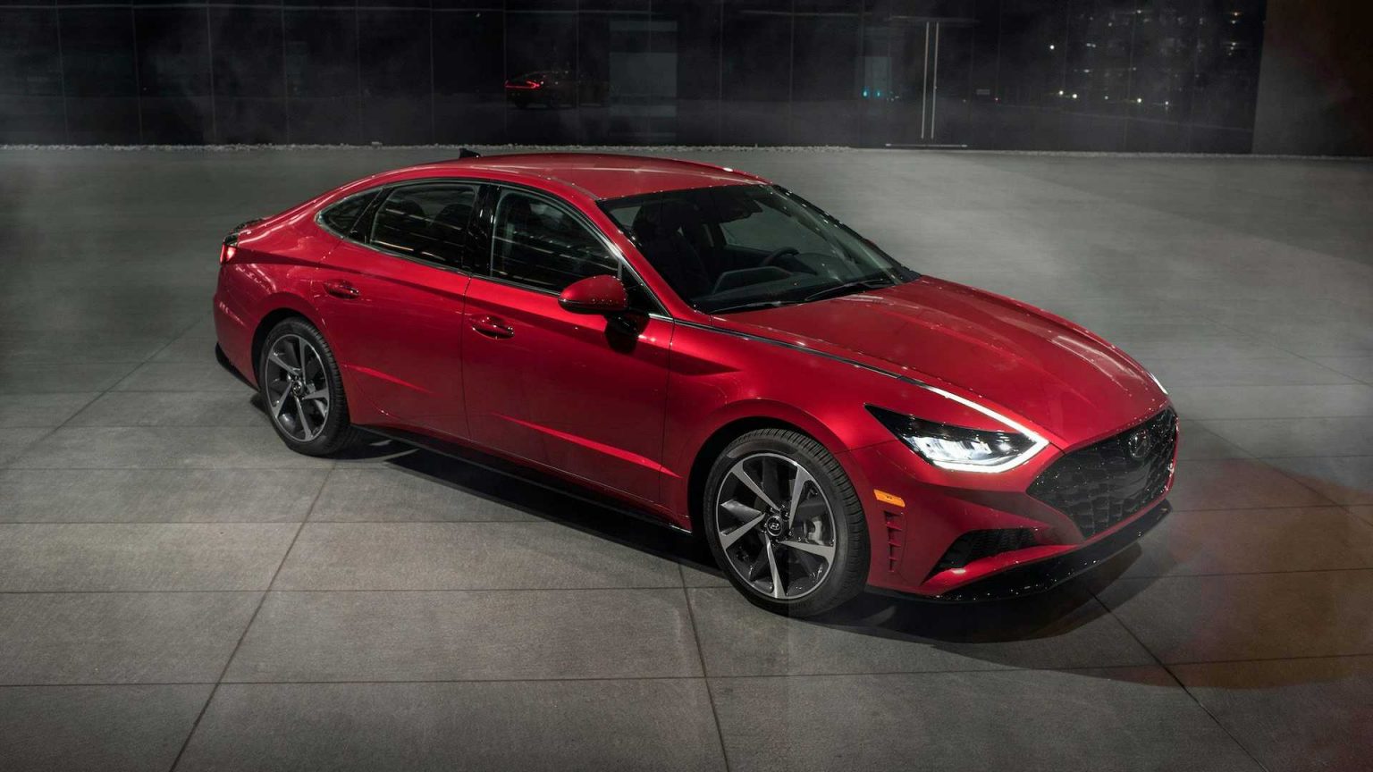 2021-hyundai-sonata-front-quarter-red-beauty-shot-1536x864-1.jpg