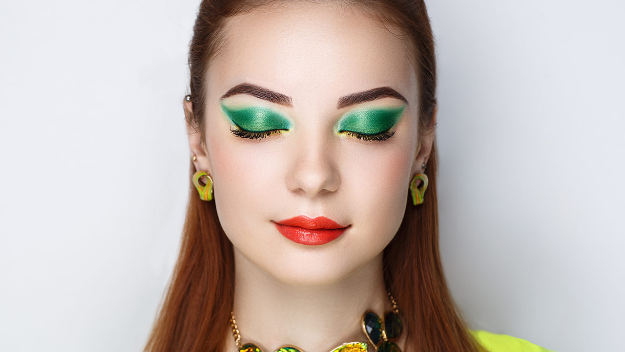 loreal-paris-bmag-article-how-to-wear-green-makeup-and-green-hair-for-st-patricks-day-t.jpg