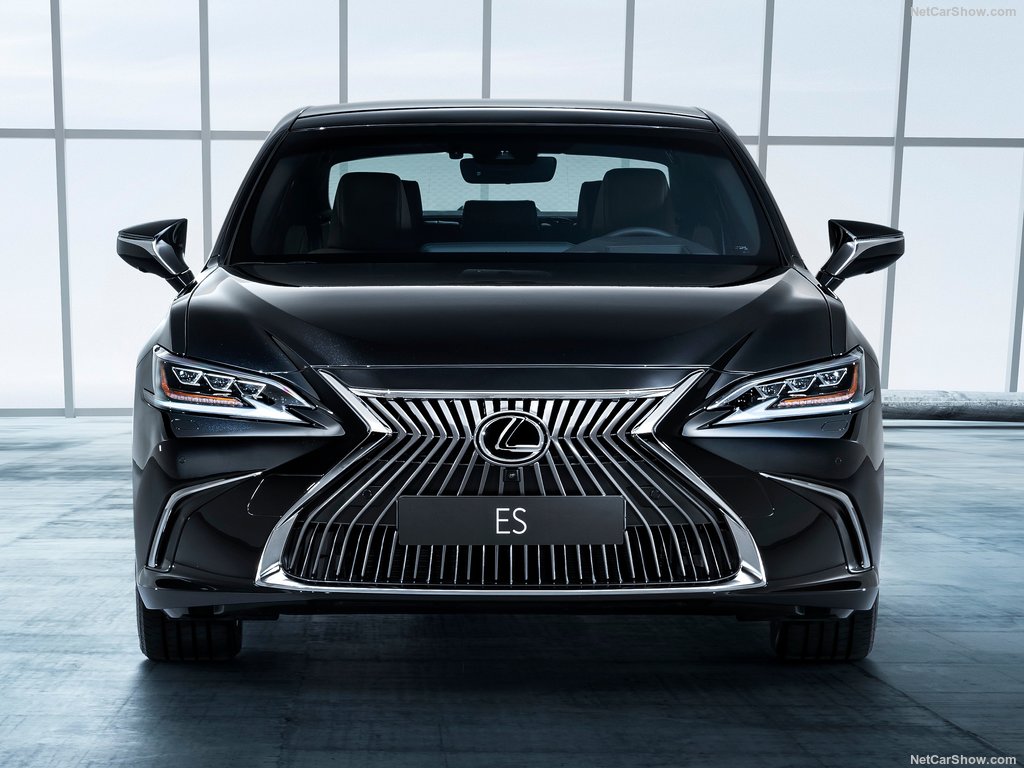 2019_Lexus_ES__1_.jpg