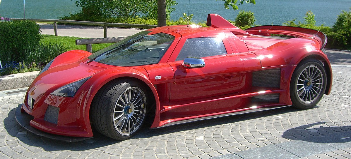 1200px-Gumpert_Apollo_3.jpg