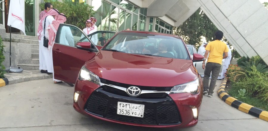 Toyota-Camry-2016.jpg