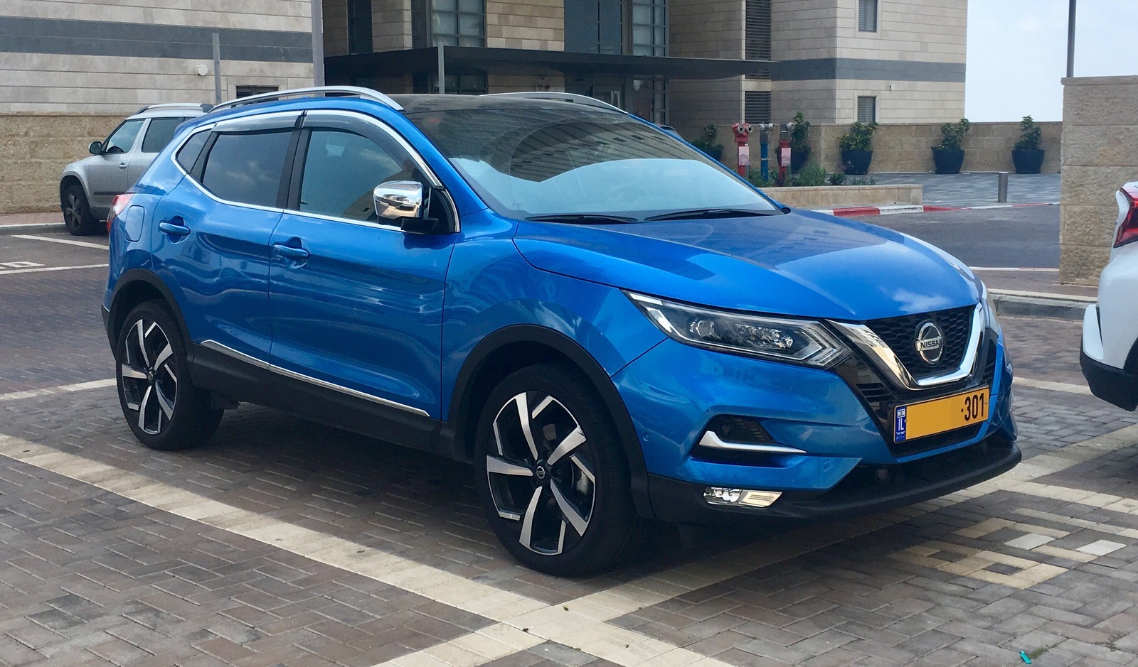 Nissan_Qashqai_Mk2_Facelift.jpg