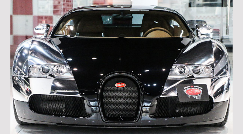 Black-Bugatti-Veyron-2.jpg