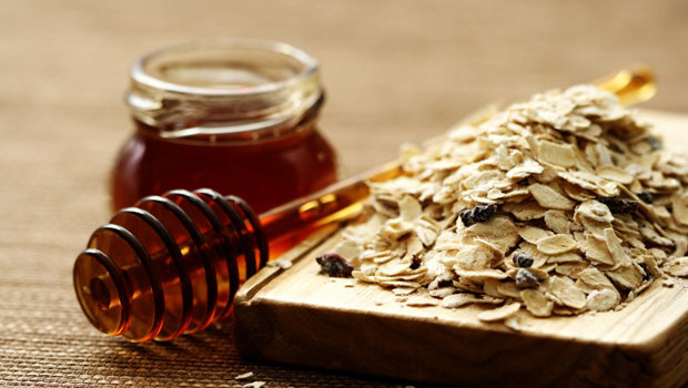 header_image_Oatmeal_and_Honey_face-mask_For_oily_skin.jpg