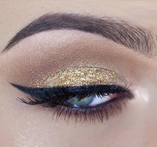 1418731486_gold-shimmer-eye-makeup-idea.jpg