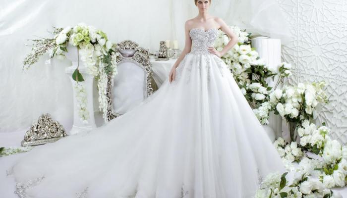 78-182632-most-beautiful-wedding-dresses-2021_700x400.jpg