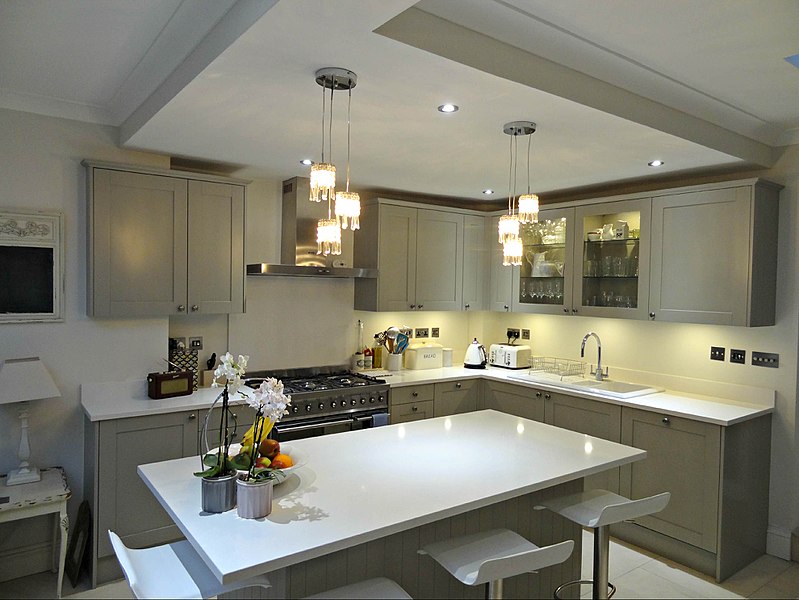 800px-Handmade_kitchen%2C_Teddington.jpg