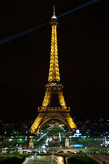 220px-Eiffel_Tower_at_Night.jpg