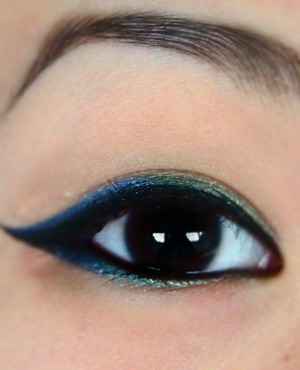 blue-green-ombre-eyeliner.jpg