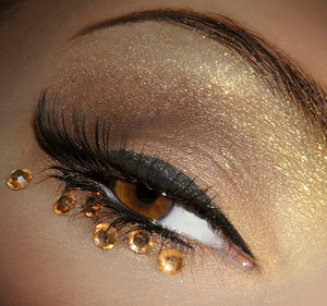 gold-rhinestone-eyes2.jpg